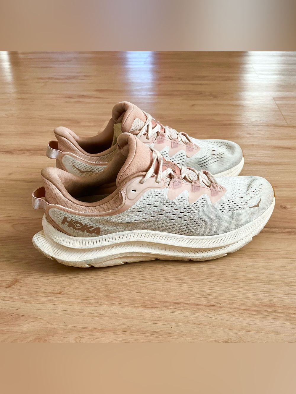 Hoka Women's Cream & Blush Athletic Running Shoes Women 10.0 US